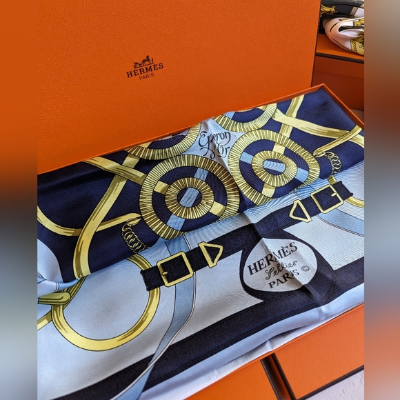 Hermès Eperons d'Or 90cm Silk Scarf - Picture 4 of 11